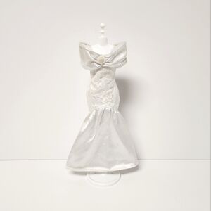 3/$21  1992 Barbie Bridal Collection Dress